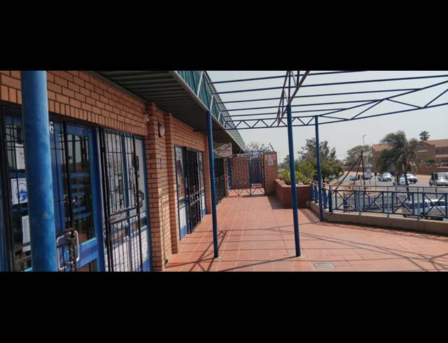 2,080M² BUSINESS CENTRE FOR SALE IN ANNADALE